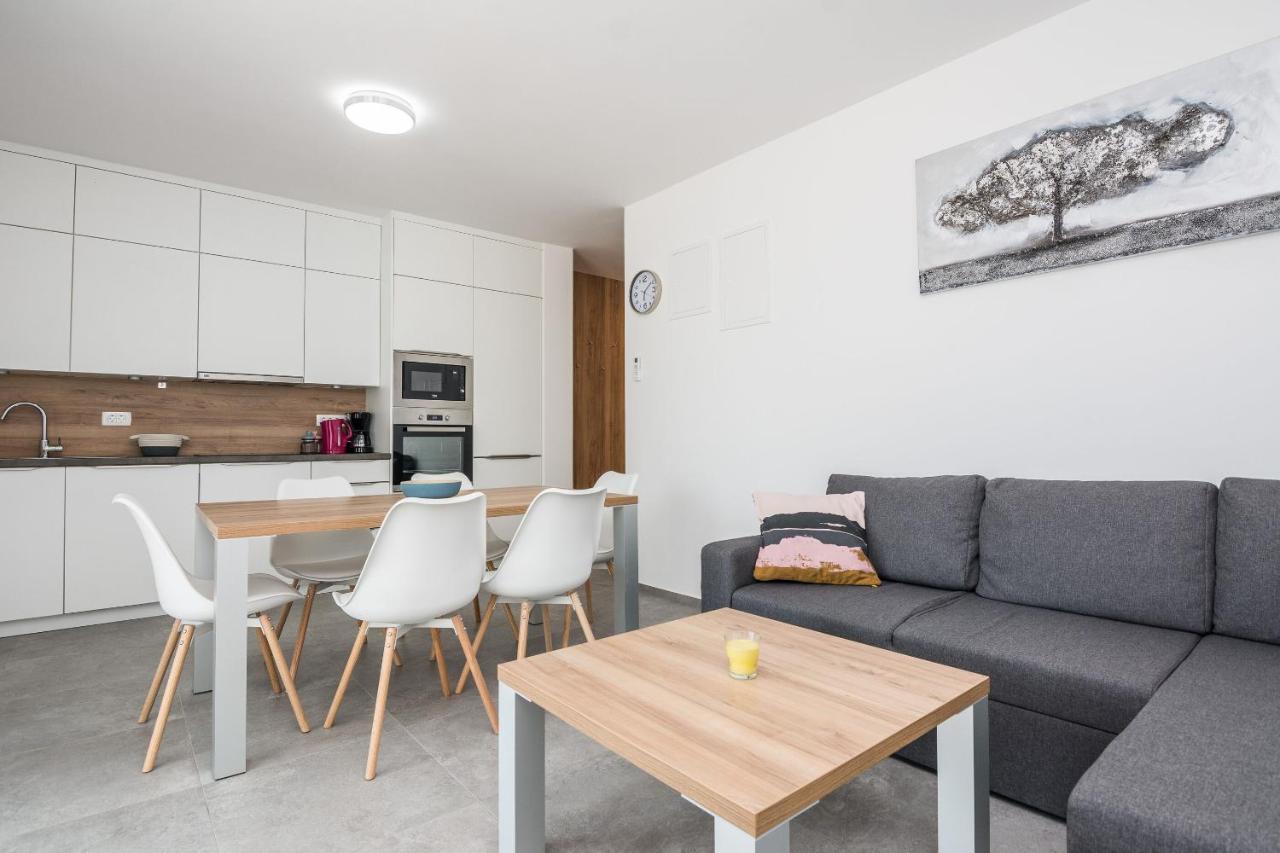 Apartment Spanic 1 Vir Exteriör bild