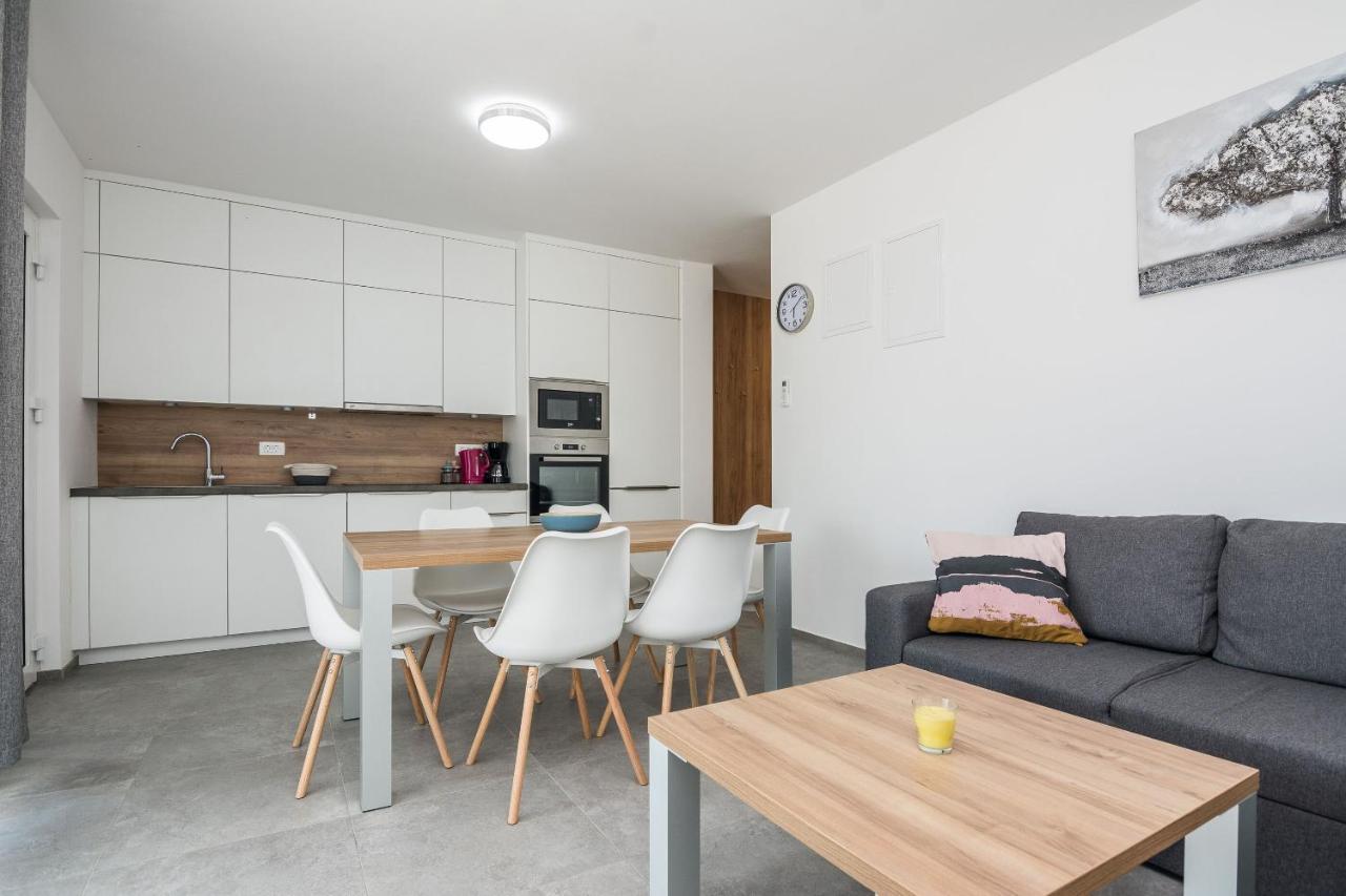 Apartment Spanic 1 Vir Exteriör bild