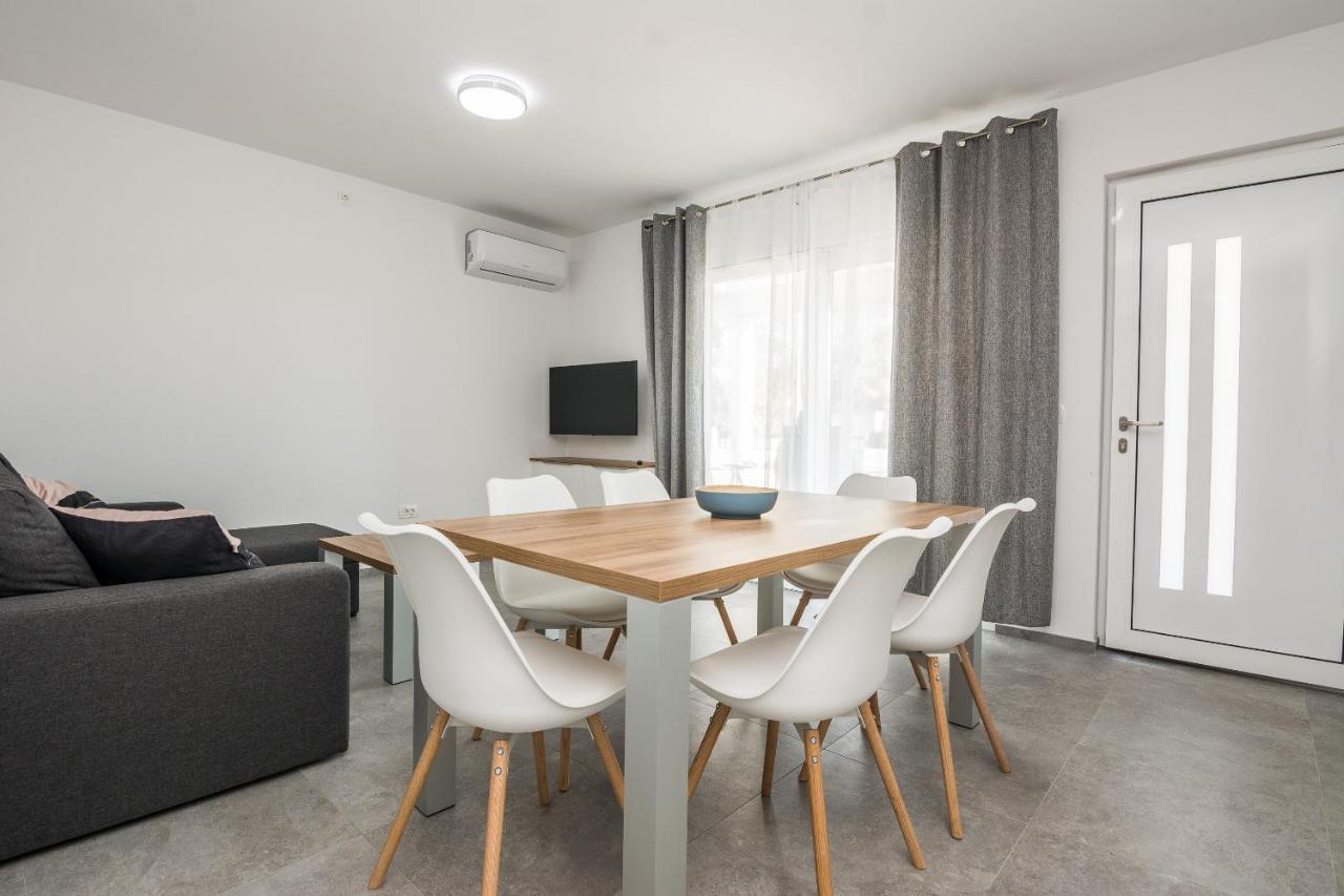 Apartment Spanic 1 Vir Exteriör bild